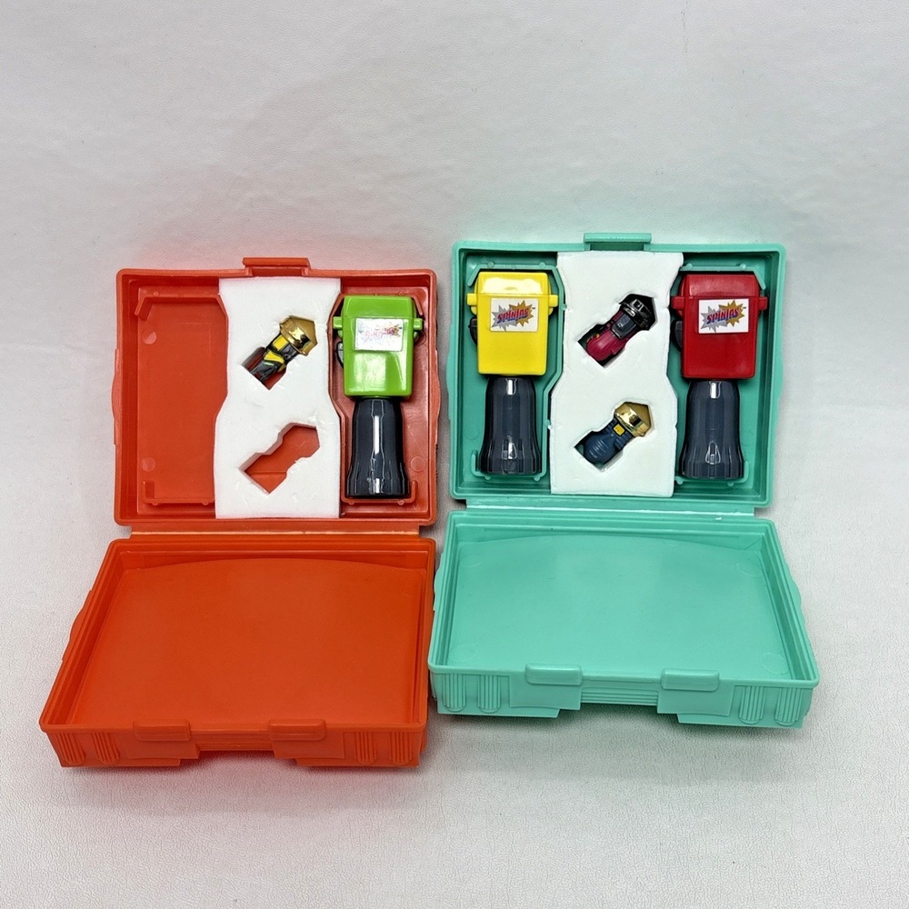 Vtg TOMY Spinjas Teal Case Arena Lot 3 Launchers 3 Tops Figures Parker Bros 80s